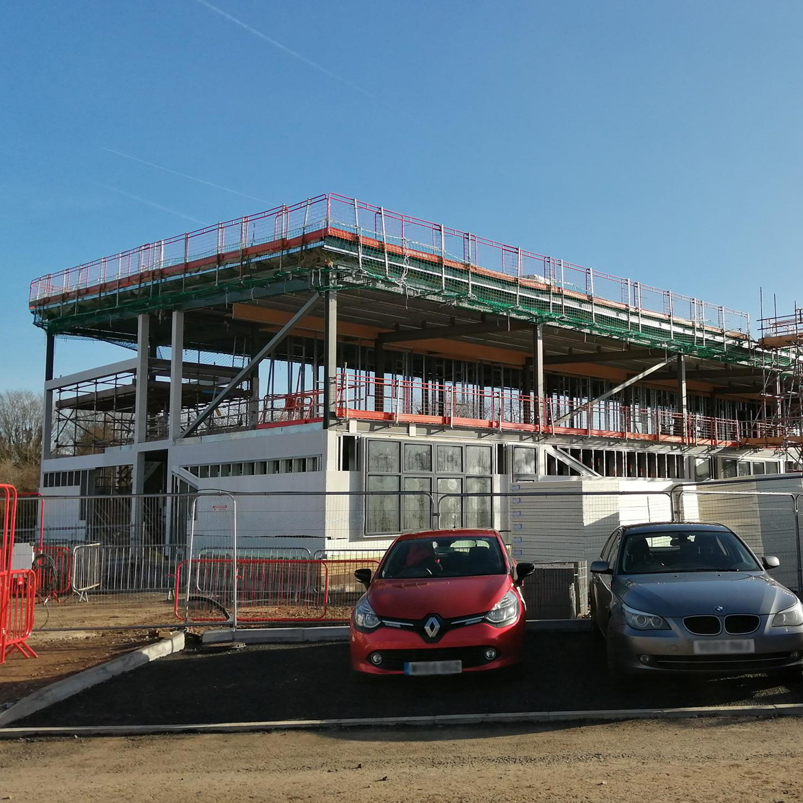 Two Rivers primary school - edge protection barriers - Easi Edge
